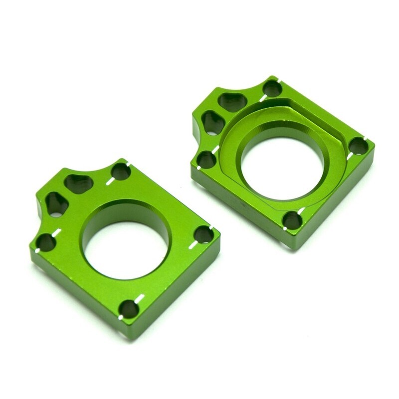 Tensores de eje trasero Kawasaki verde V PARTS - motoscamaralweb.com Tensores de eje trasero Kawasaki verde V PARTS - motoscamaralweb.com