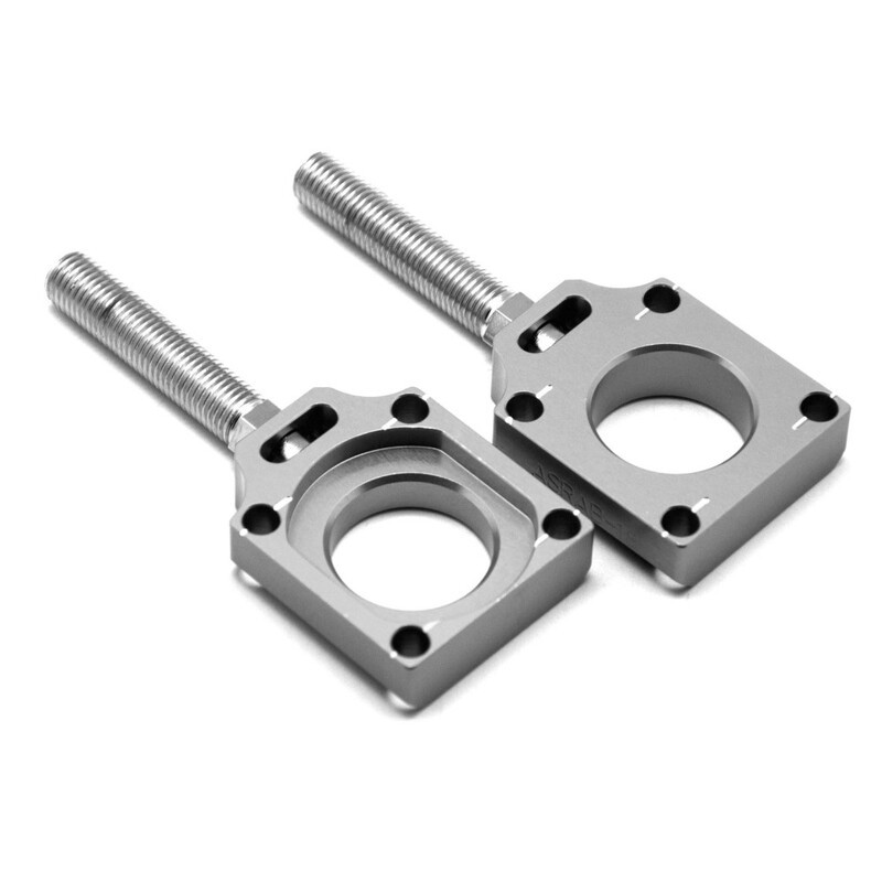 Tensores de eje trasero Kawasaki / Suzuki gris V PARTS - motoscamaralweb.com Tensores de eje trasero Kawasaki / Suzuki gris V PARTS - motoscamaralweb.com