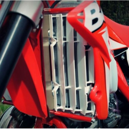 Protectores de radiador aluminio rojo AXP Beta AX1311 - motoscamaralweb.com