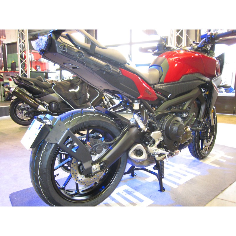 Portamatrículas a la rueda Yamaha MT-09 negro - motoscamaralweb.com Portamatrículas a la rueda Yamaha MT-09 negro - motoscamaralweb.com