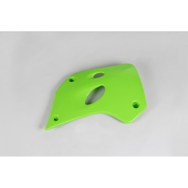 Plásticos laterales de radiador UFO Kawasaki verde KA02759-026 - motoscamaralweb.com Plásticos laterales de radiador UFO Kawasaki verde KA02759-026 - motoscamaralweb.com
