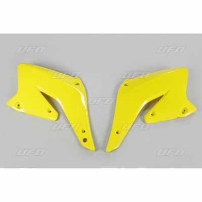 Plásticos laterales de radiador UFO Suzuki amarillo SU03933-102 - motoscamaralweb.com