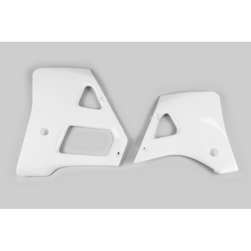 Plásticos laterales de radiador UFO Yamaha blanco YA02815-046 - motoscamaralweb.com Plásticos laterales de radiador UFO Yamaha blanco YA02815-046 - motoscamaralweb.com
