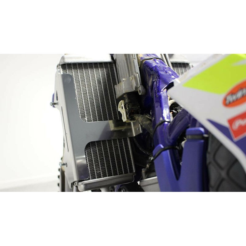 Protectores de radiador aluminio negro AXP Sherco AX1574 - motoscamaralweb.com Protectores de radiador aluminio negro AXP Sherco AX1574 - motoscamaralweb.com