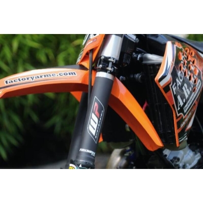 Protector de horquilla superior RFX Race Series Forkshrink con logo WP - Blanco / Rojo - motoscamaralweb.com