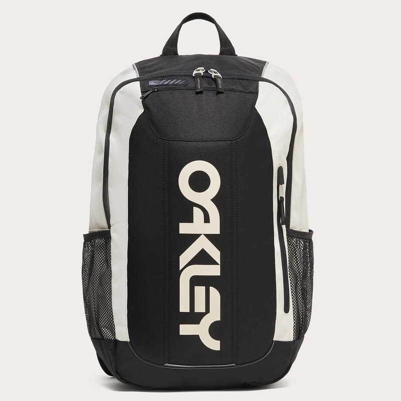 Mochila OAKLEY Enduro 3.0 20L - motoscamaralweb.com Mochila OAKLEY Enduro 3.0 20L - motoscamaralweb.com