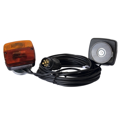 KIT SEÑALIZACION MAGNETICO GOODYEAR 3/4 F- motoscamaralweb.com
